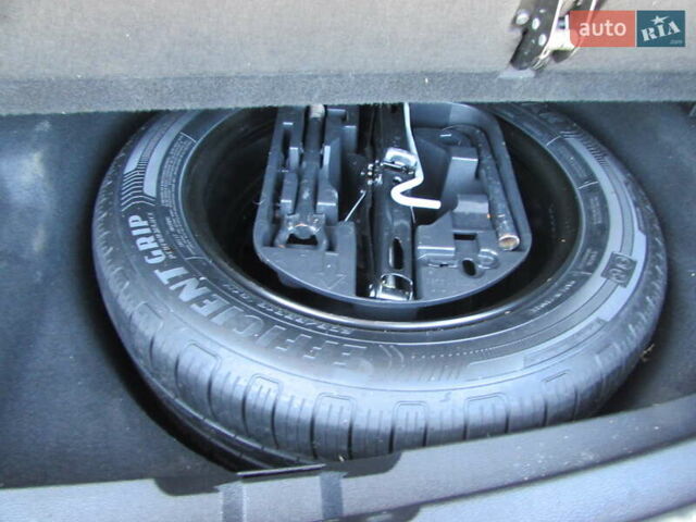 Сірий Рено Меган, об'ємом двигуна 1.6 л та пробігом 232 тис. км за 11900 $, фото 13 на Automoto.ua