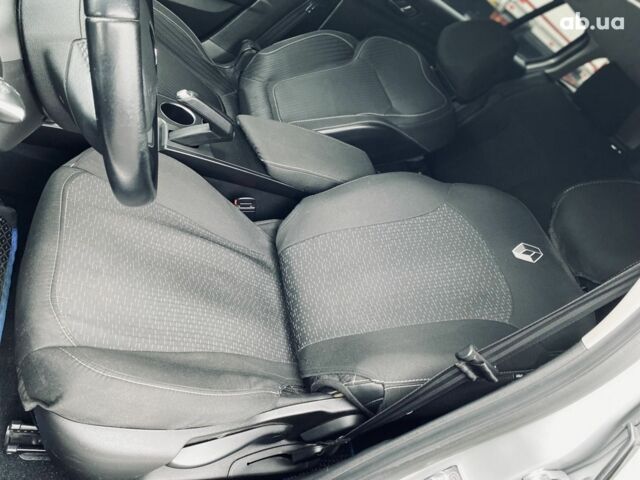 Сірий Рено Меган, об'ємом двигуна 1.5 л та пробігом 198 тис. км за 12600 $, фото 15 на Automoto.ua