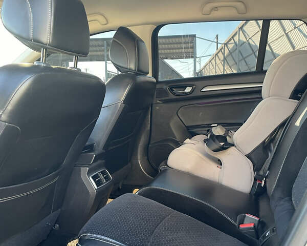 Серый Рено Меган, объемом двигателя 1.46 л и пробегом 161 тыс. км за 13300 $, фото 10 на Automoto.ua