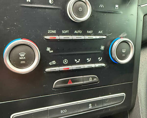 Сірий Рено Меган, об'ємом двигуна 1.46 л та пробігом 230 тис. км за 12500 $, фото 42 на Automoto.ua