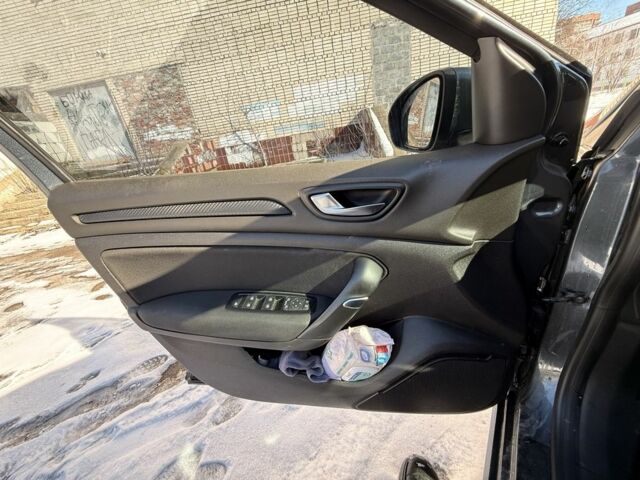 Сірий Рено Меган, об'ємом двигуна 1.5 л та пробігом 271 тис. км за 12600 $, фото 7 на Automoto.ua