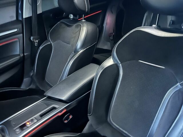 Серый Рено Меган, объемом двигателя 1.5 л и пробегом 170 тыс. км за 13900 $, фото 5 на Automoto.ua