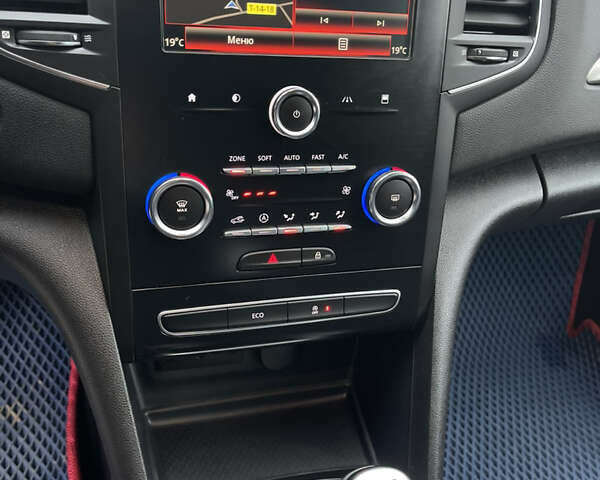 Рено Меган 2017 в Стрые на Automoto.ua Серый Рено Меган, объемом двигателя 1.46 л и пробегом 265 тыс. км за 11999 $, фото 34 на Automoto.ua