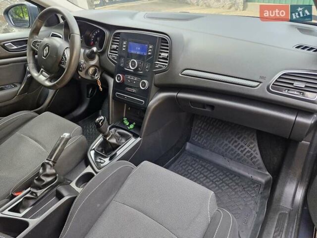 Рено Меган 2017 у Хмельницькому на Automoto.ua Сірий Рено Меган, об'ємом двигуна 1.6 л та пробігом 280 тис. км за 11500 $, фото 14 на Automoto.ua