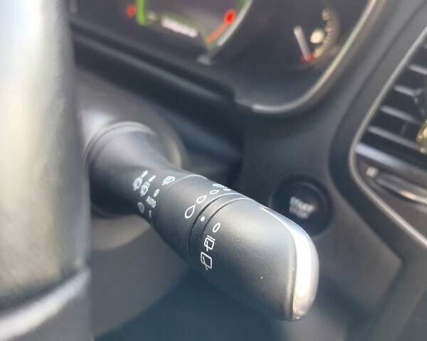 Рено Меган 2017 в Одессе на Automoto.ua Серый Рено Меган, объемом двигателя 1.2 л и пробегом 79 тыс. км за 13000 $, фото 7 на Automoto.ua