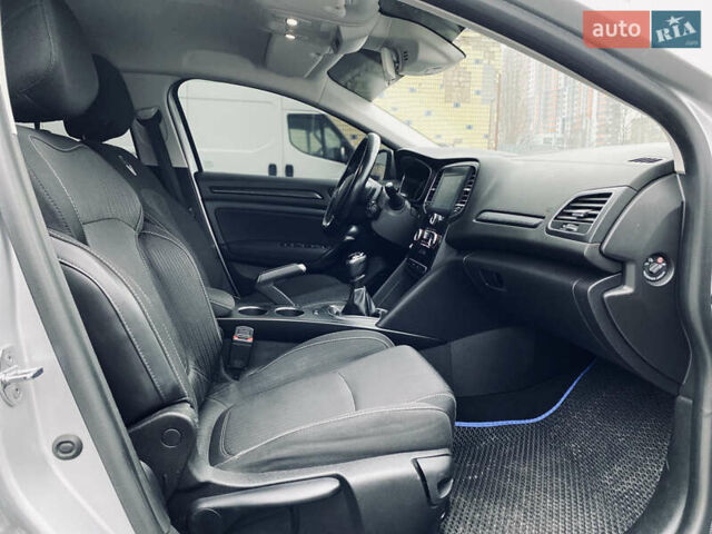 Сірий Рено Меган, об'ємом двигуна 1.46 л та пробігом 198 тис. км за 12600 $, фото 22 на Automoto.ua