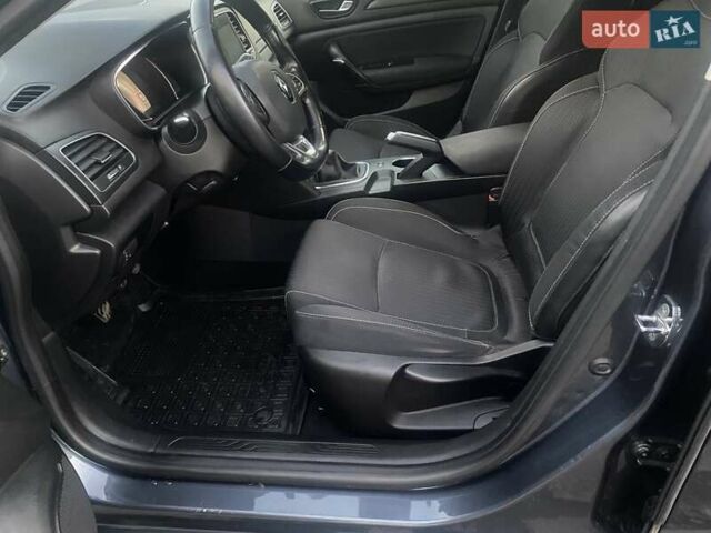 Сірий Рено Меган, об'ємом двигуна 1.46 л та пробігом 235 тис. км за 12000 $, фото 27 на Automoto.ua