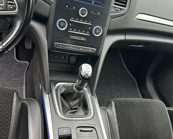 Серый Рено Меган, объемом двигателя 1.6 л и пробегом 181 тыс. км за 14200 $, фото 9 на Automoto.ua