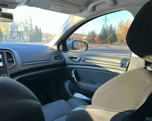 Серый Рено Меган, объемом двигателя 1.46 л и пробегом 220 тыс. км за 11950 $, фото 11 на Automoto.ua