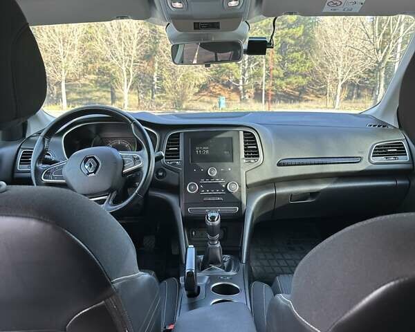 Серый Рено Меган, объемом двигателя 1.5 л и пробегом 210 тыс. км за 12400 $, фото 33 на Automoto.ua