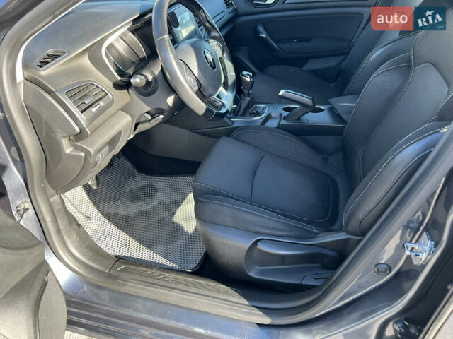 Серый Рено Меган, объемом двигателя 1.46 л и пробегом 230 тыс. км за 10500 $, фото 32 на Automoto.ua