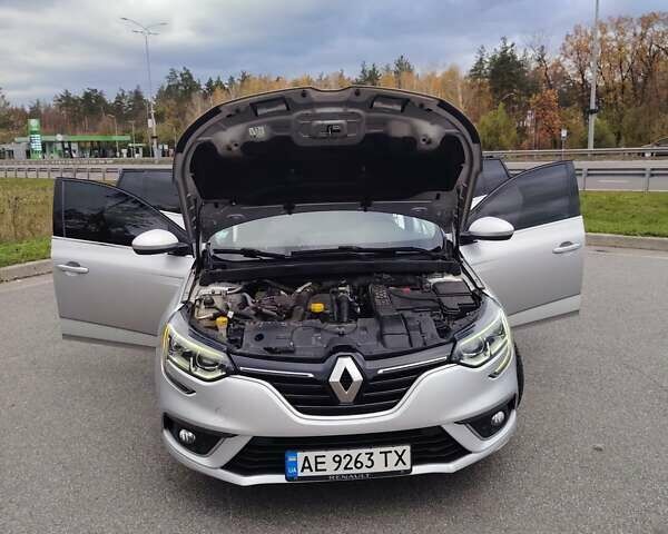 Сірий Рено Меган, об'ємом двигуна 1.46 л та пробігом 198 тис. км за 12588 $, фото 18 на Automoto.ua