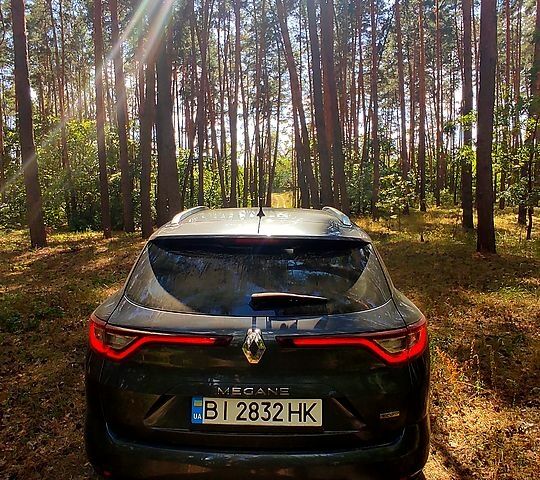 Серый Рено Меган, объемом двигателя 1.5 л и пробегом 250 тыс. км за 13600 $, фото 2 на Automoto.ua