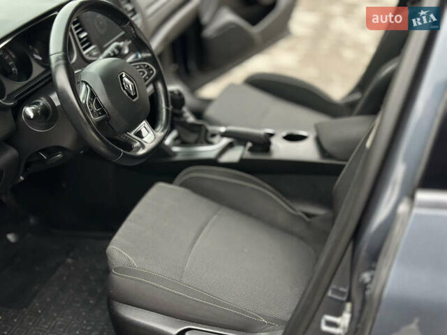 Рено Меган 2017 у Вінниці на Automoto.ua Сірий Рено Меган, об'ємом двигуна 1.46 л та пробігом 255 тис. км за 11500 $, фото 12 на Automoto.ua