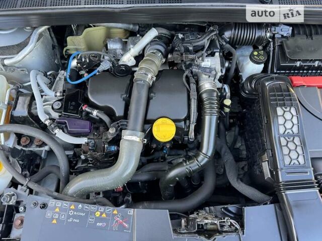 Сірий Рено Меган, об'ємом двигуна 1.46 л та пробігом 205 тис. км за 12200 $, фото 53 на Automoto.ua