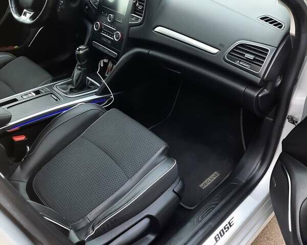 Серый Рено Меган, объемом двигателя 1.46 л и пробегом 230 тыс. км за 14300 $, фото 13 на Automoto.ua