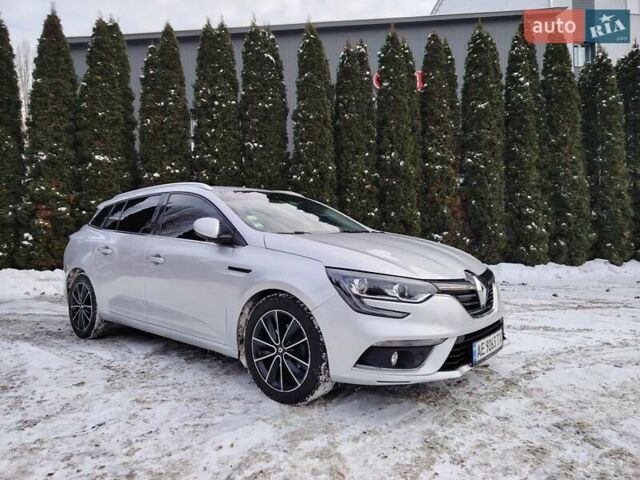 Сірий Рено Меган, об'ємом двигуна 1.46 л та пробігом 199 тис. км за 11999 $, фото 1 на Automoto.ua
