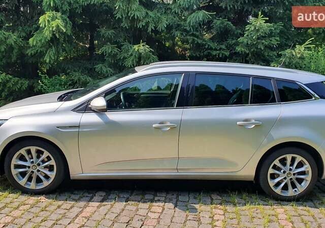 Серый Рено Меган, объемом двигателя 1.5 л и пробегом 215 тыс. км за 13499 $, фото 3 на Automoto.ua