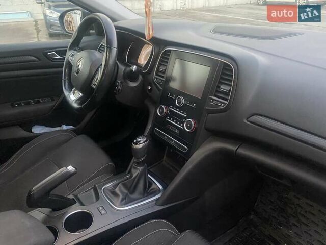 Сірий Рено Меган, об'ємом двигуна 1.46 л та пробігом 235 тис. км за 12000 $, фото 42 на Automoto.ua