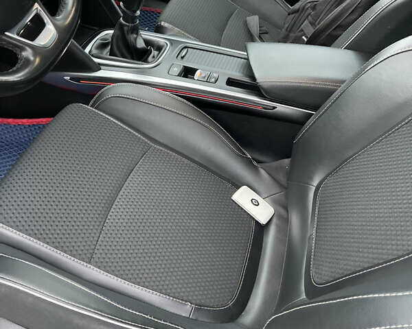 Рено Меган 2017 в Стрые на Automoto.ua Серый Рено Меган, объемом двигателя 1.46 л и пробегом 265 тыс. км за 11999 $, фото 29 на Automoto.ua