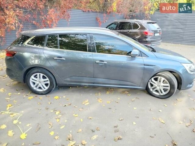 Рено Меган 2017 в Одессе на Automoto.ua Серый Рено Меган, объемом двигателя 1.2 л и пробегом 79 тыс. км за 13000 $, фото 4 на Automoto.ua