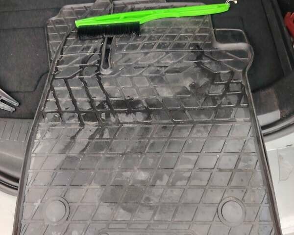 Сірий Рено Меган, об'ємом двигуна 1.46 л та пробігом 199 тис. км за 11999 $, фото 14 на Automoto.ua