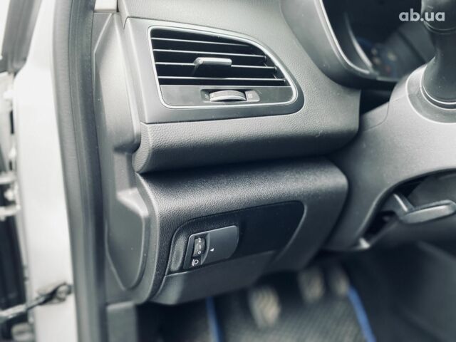 Сірий Рено Меган, об'ємом двигуна 1.5 л та пробігом 198 тис. км за 12600 $, фото 14 на Automoto.ua