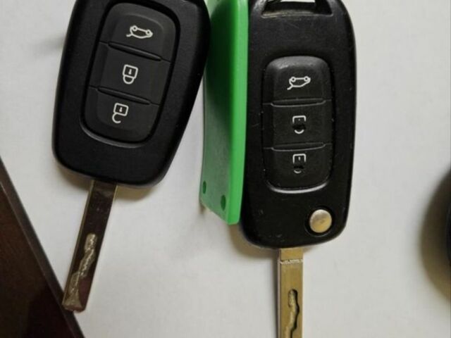 Серый Рено Меган, объемом двигателя 1.5 л и пробегом 146 тыс. км за 13500 $, фото 14 на Automoto.ua