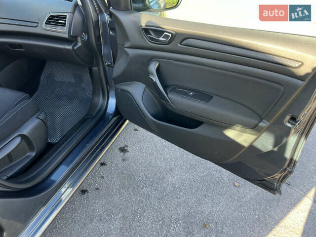 Сірий Рено Меган, об'ємом двигуна 1.46 л та пробігом 228 тис. км за 10700 $, фото 24 на Automoto.ua
