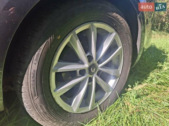 Серый Рено Меган, объемом двигателя 1.5 л и пробегом 270 тыс. км за 13700 $, фото 4 на Automoto.ua