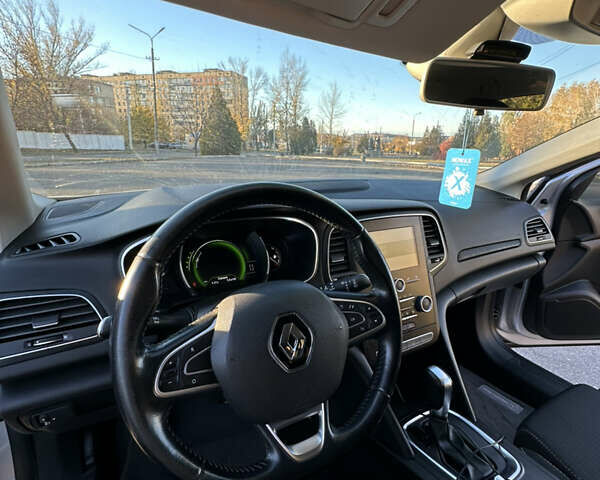 Серый Рено Меган, объемом двигателя 1.46 л и пробегом 220 тыс. км за 11950 $, фото 9 на Automoto.ua