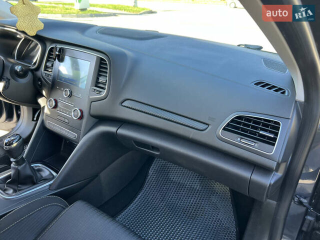 Серый Рено Меган, объемом двигателя 1.46 л и пробегом 230 тыс. км за 10500 $, фото 24 на Automoto.ua