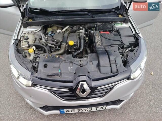Сірий Рено Меган, об'ємом двигуна 1.46 л та пробігом 198 тис. км за 12588 $, фото 23 на Automoto.ua