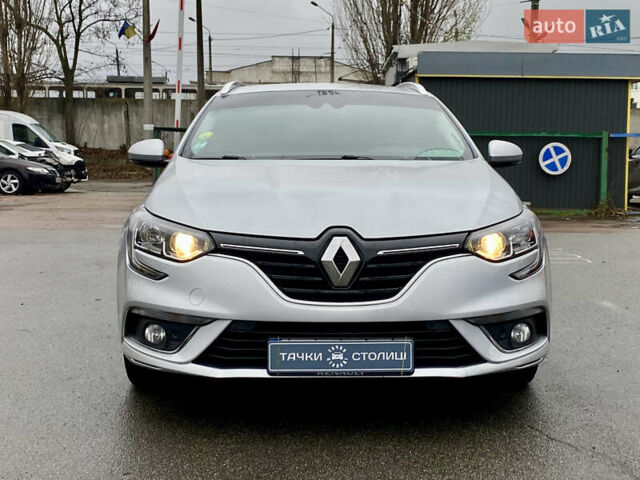 Сірий Рено Меган, об'ємом двигуна 1.46 л та пробігом 198 тис. км за 12600 $, фото 1 на Automoto.ua