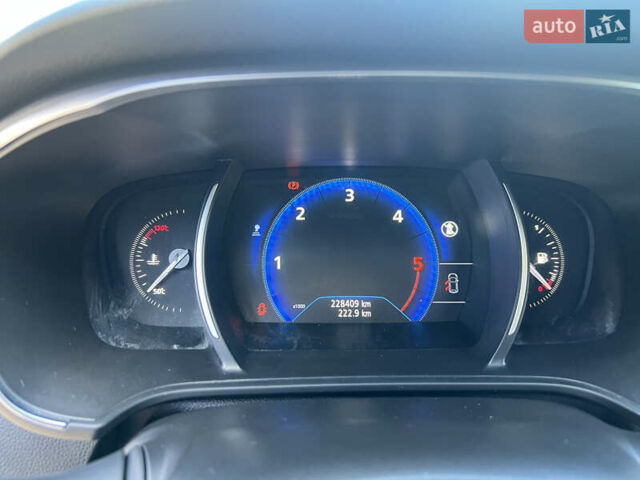 Серый Рено Меган, объемом двигателя 1.46 л и пробегом 230 тыс. км за 10500 $, фото 37 на Automoto.ua