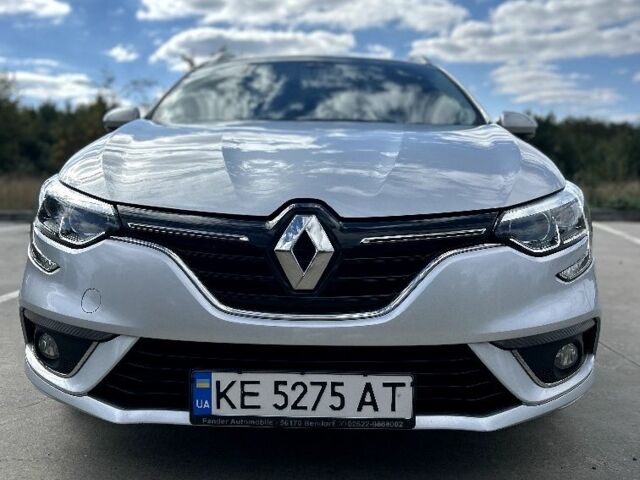 Серый Рено Меган, объемом двигателя 1.5 л и пробегом 202 тыс. км за 11899 $, фото 3 на Automoto.ua