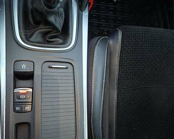 Сірий Рено Меган, об'ємом двигуна 1.62 л та пробігом 166 тис. км за 14200 $, фото 15 на Automoto.ua