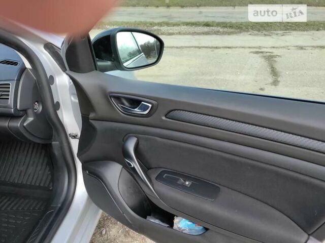 Сірий Рено Меган, об'ємом двигуна 1.2 л та пробігом 80 тис. км за 11500 $, фото 11 на Automoto.ua