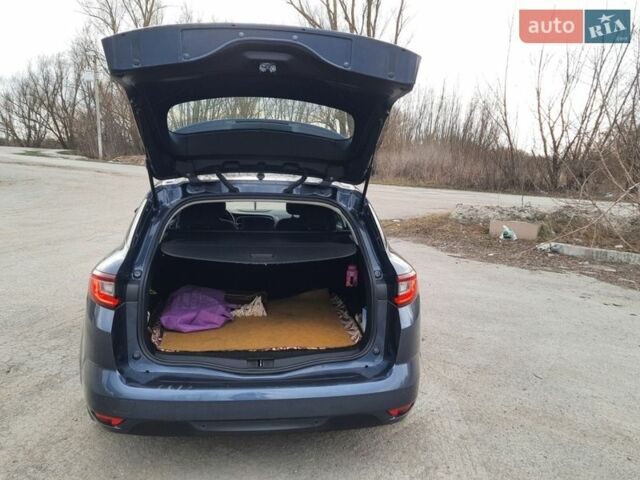 Серый Рено Меган, объемом двигателя 1.46 л и пробегом 250 тыс. км за 13600 $, фото 4 на Automoto.ua