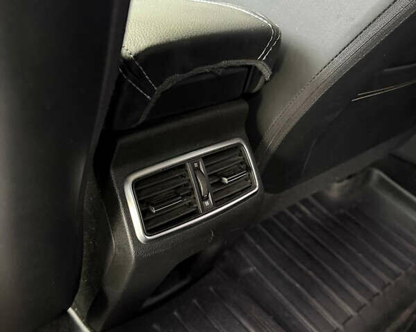 Сірий Рено Меган, об'ємом двигуна 1.46 л та пробігом 230 тис. км за 12500 $, фото 27 на Automoto.ua