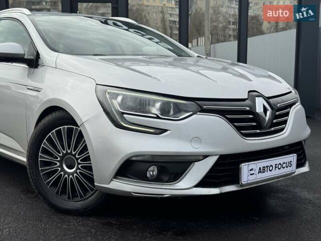 Сірий Рено Меган, об'ємом двигуна 1.46 л та пробігом 232 тис. км за 10990 $, фото 1 на Automoto.ua