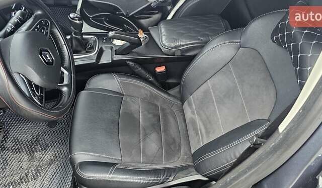 Сірий Рено Меган, об'ємом двигуна 1.5 л та пробігом 197 тис. км за 13000 $, фото 21 на Automoto.ua