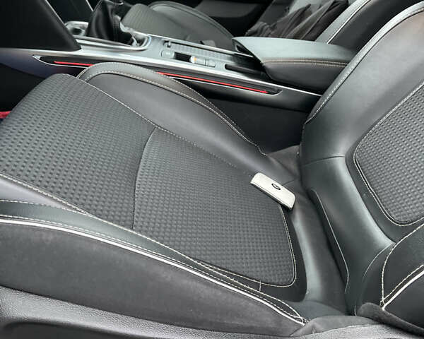 Рено Меган 2017 в Стрые на Automoto.ua Серый Рено Меган, объемом двигателя 1.46 л и пробегом 265 тыс. км за 11999 $, фото 30 на Automoto.ua