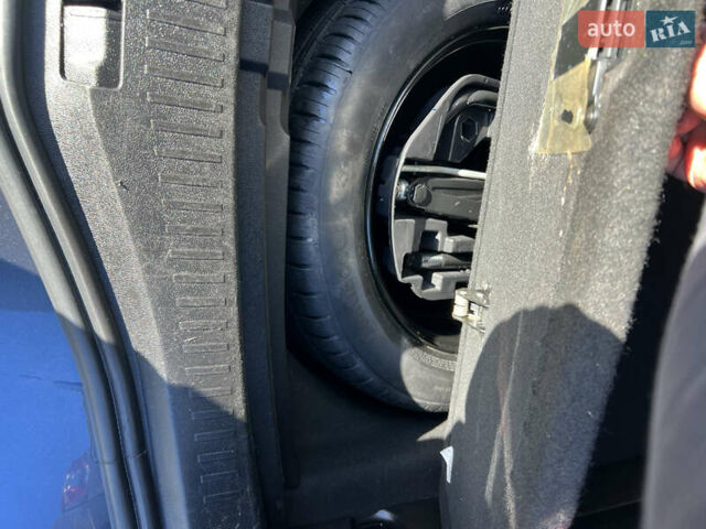 Серый Рено Меган, объемом двигателя 1.46 л и пробегом 230 тыс. км за 10500 $, фото 22 на Automoto.ua