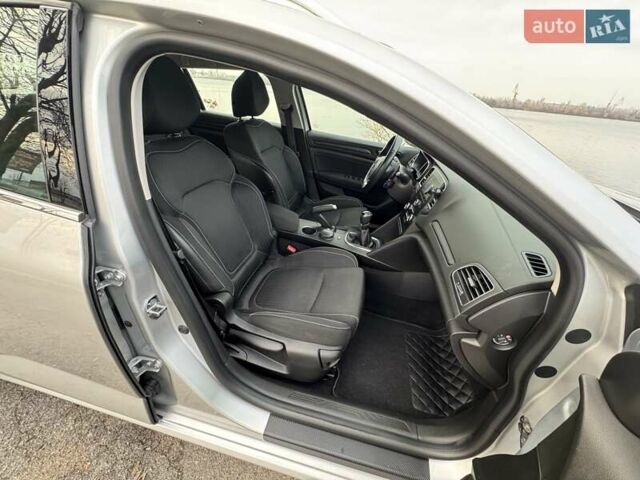 Серый Рено Меган, объемом двигателя 1.5 л и пробегом 165 тыс. км за 13900 $, фото 25 на Automoto.ua