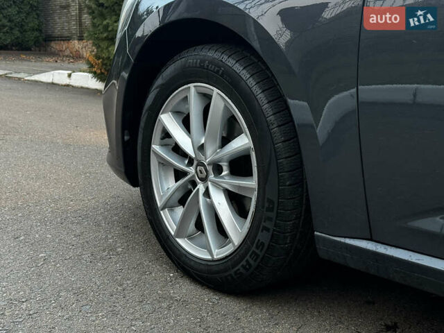 Серый Рено Меган, объемом двигателя 1.5 л и пробегом 240 тыс. км за 12500 $, фото 21 на Automoto.ua