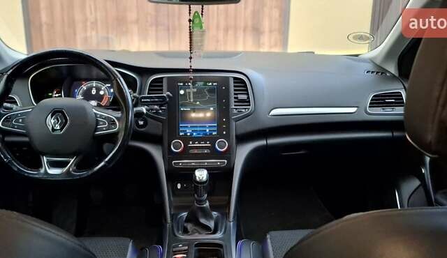 Рено Меган 2018 в Мукачеве на Automoto.ua Серый Рено Меган, объемом двигателя 1.6 л и пробегом 243 тыс. км за 15200 $, фото 18 на Automoto.ua