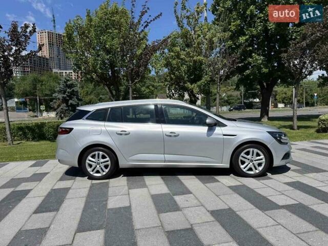 Серый Рено Меган, объемом двигателя 1.5 л и пробегом 163 тыс. км за 14000 $, фото 1 на Automoto.ua