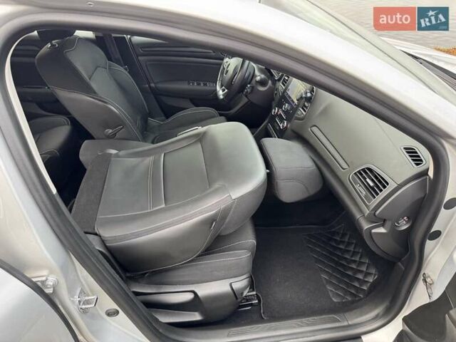 Серый Рено Меган, объемом двигателя 1.5 л и пробегом 165 тыс. км за 13900 $, фото 26 на Automoto.ua