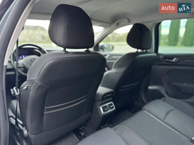 Серый Рено Меган, объемом двигателя 1.5 л и пробегом 178 тыс. км за 13900 $, фото 103 на Automoto.ua